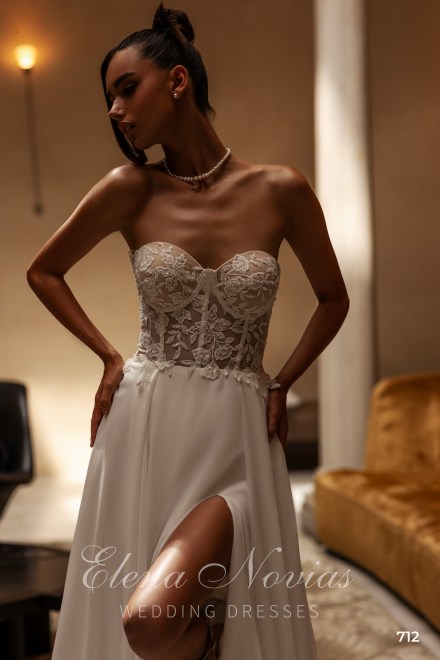 Wedding Dresses 712