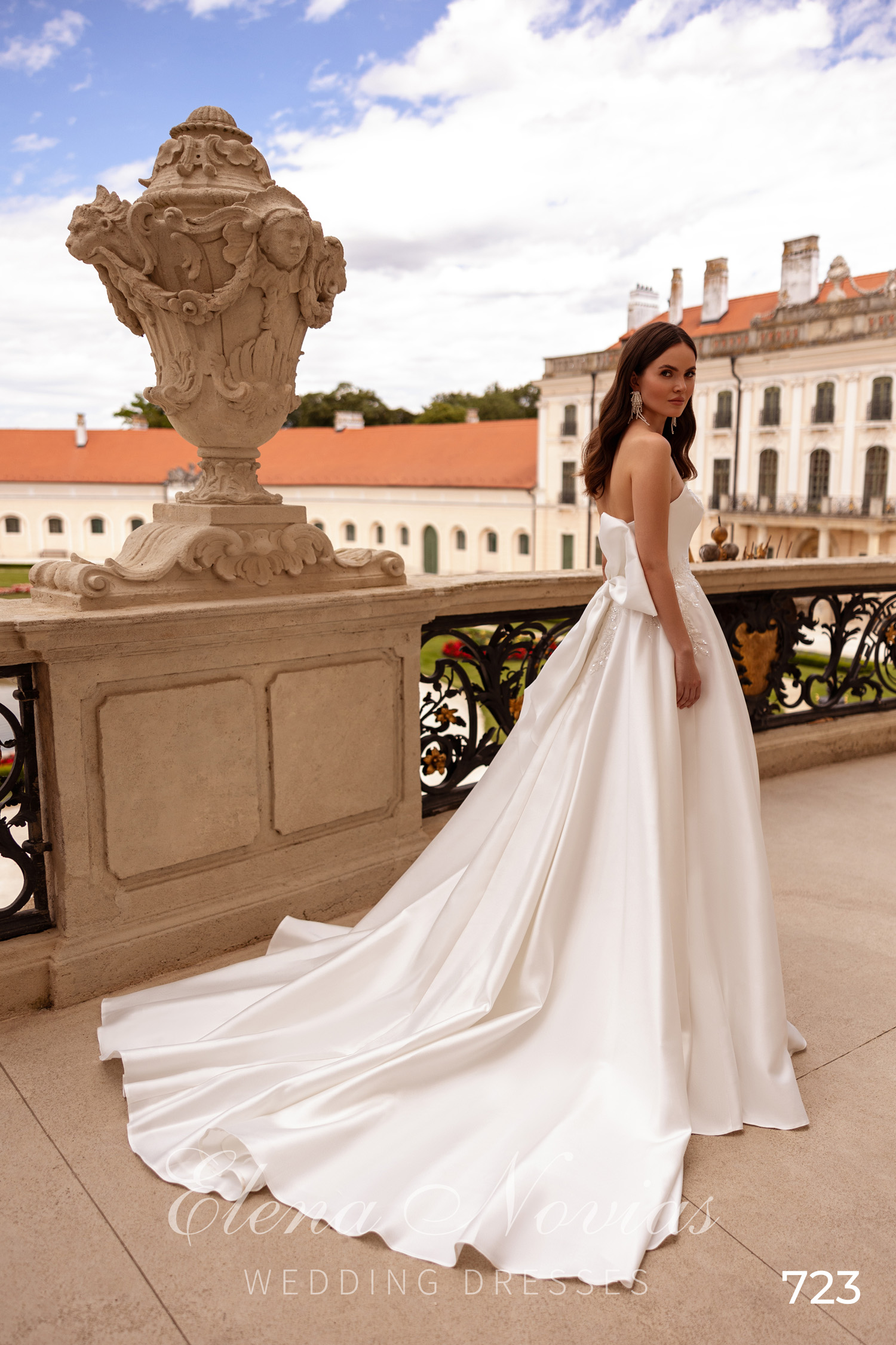 Wedding dresses 723 3