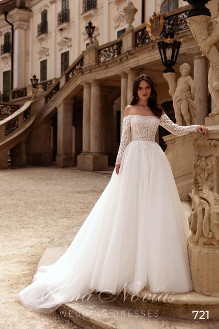 Wedding Dresses 721